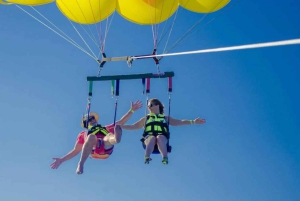 Privat: Parasailing-Abenteuer mit Hotelabholung