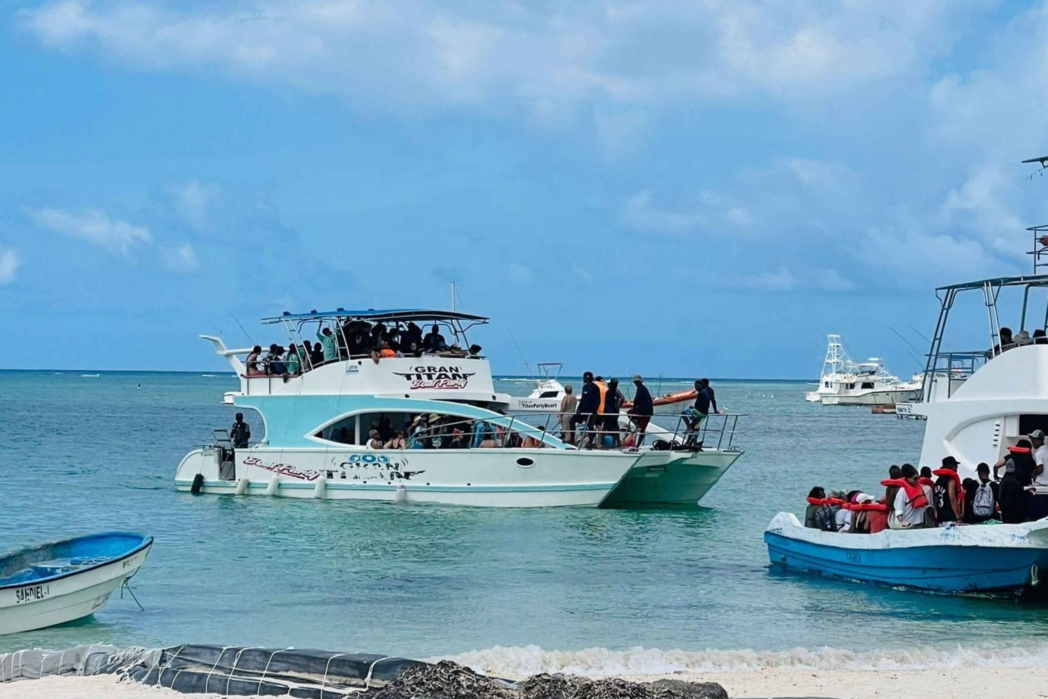 Private Partyboot Punta Cana, kostenlose Getränke und privater Transport inklusive.