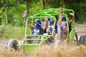 Aventure privée en buggy à Punta Cana : demi-journée de tout-terrain et plage