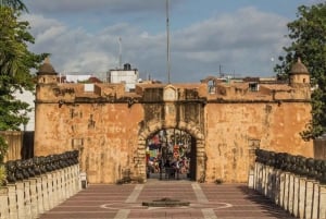 Private: Santo Domingo: Colonial Zone Guided Bike Tour