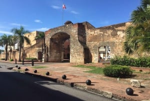 Private: Santo Domingo: Colonial Zone Guided Bike Tour