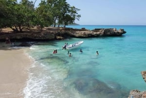 Private: Santo Domingo: Los Tres Ojos & Boca Chica Day Trip