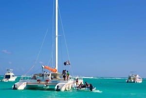 Privé: Saona Island Premium & Mano Juan Day Escape