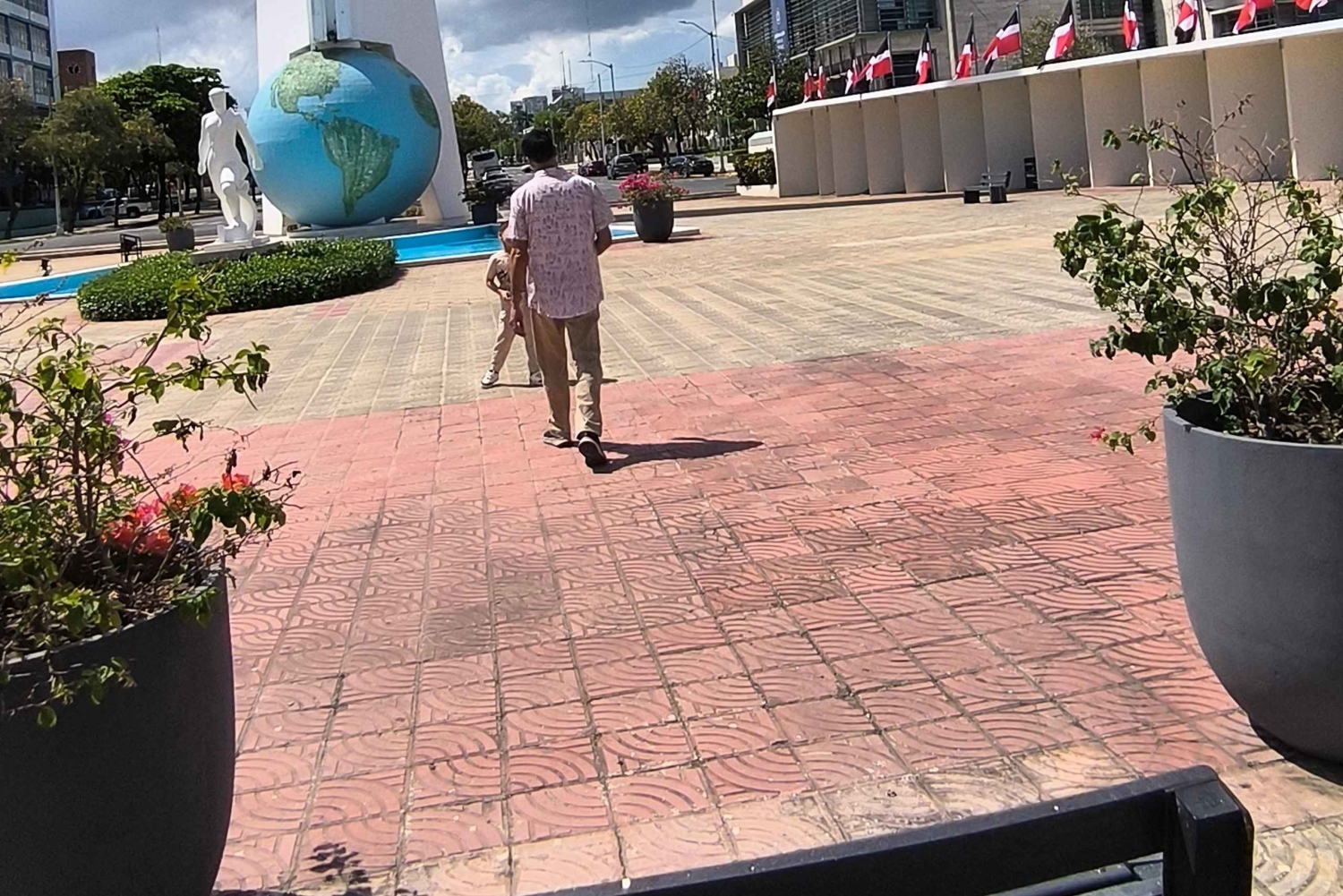 Private tour: History and Iconic Modern Monuments in Santo Domingo