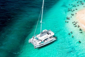 Private Tour to Samaná from Santo Domingo: Salto El Limón and Cayo Levantado