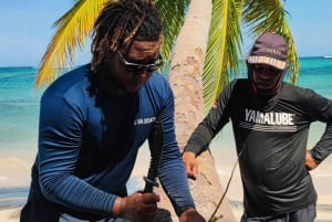 Privat yacht-tur med snorkling, lagun och vild strand