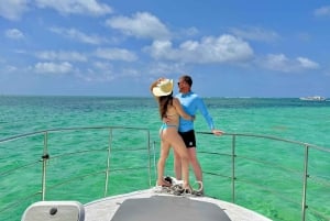 Privat yacht-tur med snorkling, lagun och vild strand