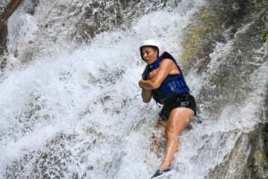 Puerto Plata: 7 vesiputouksen seikkailu lounaalla ja kuljetuksella