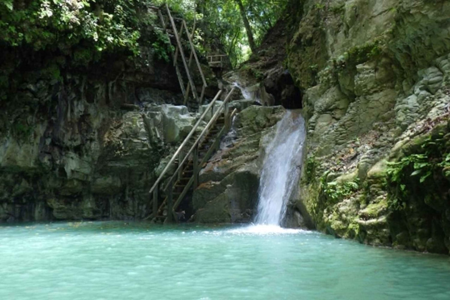 Puerto Plata: aventura nas cascatas de Damajagua e macacos