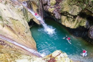 Puerto plata: Damajagua Waterfalls Tour with Pickup