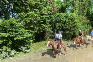 Puerto Plata: passeio a cavalo pela praia e comunidade local