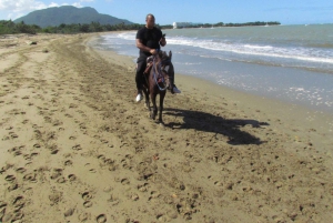 Puerto Plata: passeio a cavalo pela praia e comunidade local
