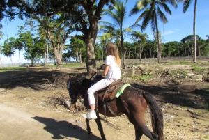 Puerto Plata: passeio a cavalo pela praia e comunidade local