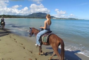 Puerto Plata: Horseback Tour of the Beach and Local Community