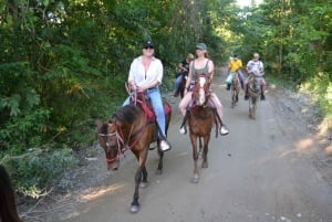 Puerto Plata: paseo a caballo por la montaña con bebidas