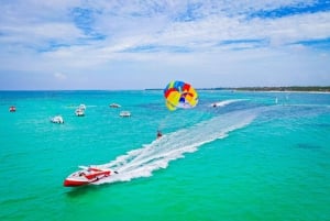 Punta Cana-gebied: partycruise met parasailing en open bar