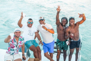 Punta Cana: Bootfeest met snorkel en natuurlijke zwembadstop