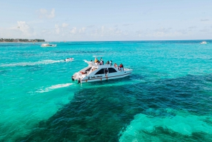 Punta Cana: Festa de barco com mergulho com snorkel e parada na piscina natural