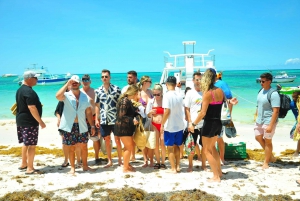 Punta Cana: Festa de barco com mergulho com snorkel e parada na piscina natural