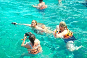 Punta Cana: Festa de barco com mergulho com snorkel e parada na piscina natural