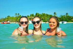 Punta Cana: Festa de barco com mergulho com snorkel e parada na piscina natural