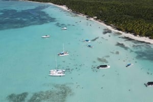 Punta Cana: Bådtur til Isla Saona, åben bar og frokostbuffet