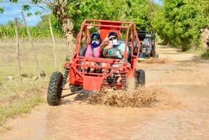 Punta Cana Buggy-äventyr med privat Cavern Cenote-simning