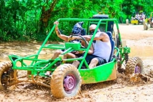 Punta Cana: Buggyåkning och parasailingäventyr med upphämtning