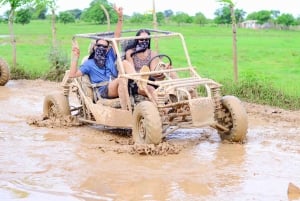 Punta Cana: Buggy Tour mit Höhlenpool und Schokoladenverkostung