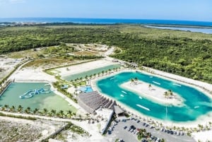 Punta Cana: Ticket de entrada al Parque Acuático Lago Caribe con traslados
