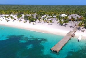 Punta Cana: Catalina Island Catamaran Cruise with Lunch