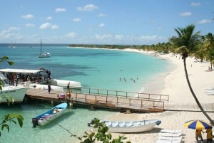 Punta Cana: Catalina Island Classic & VIP Sailing Tour