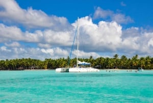 Punta Cana: Catalina Island Cruise with Lunch and Open Bar