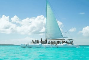 Punta Cana: Catamaranboot naar het eiland Saona met lunchbuffet