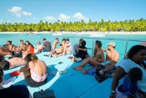 Punta Cana: Catamaranboot naar het eiland Saona met lunchbuffet