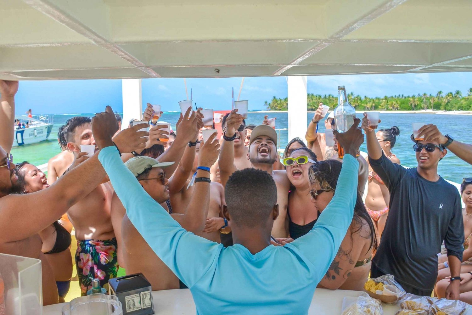 Punta Cana Catamaran Party Boat (adultes seulement)