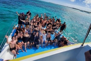 Punta Cana: Catamaran Party Cruise, Parasailing & Snorkeling