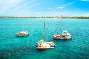 Punta Cana: Catamaran Tour with Hotel Pickup and Drop-Off