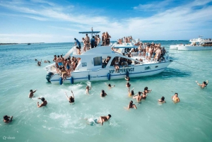 Punta Cana: Drinks cruise on a party boat