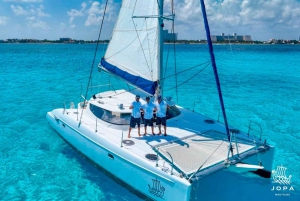Punta Cana: Drinks cruise on a party boat