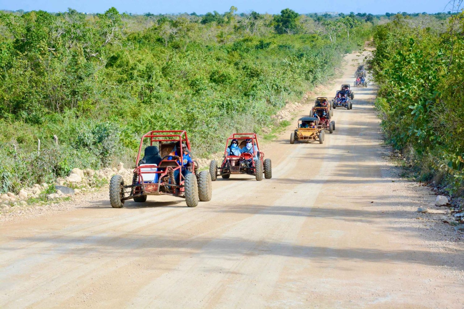 Punta Cana Buggy-eventyr med privat svømmetur i Cenote-grotte