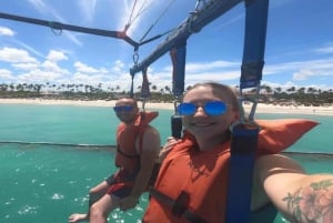 Punta Cana: Hotel Pickup and Parasailing Adventure