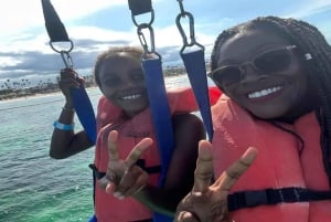 Punta Cana: Hotel Pickup and Parasailing Adventure
