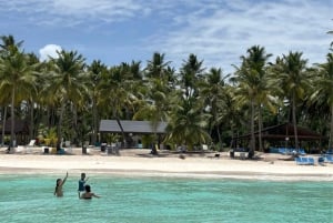 Punta cana: Island Escape to Saona • catamaran & Beach lunch