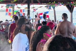 Punta Cana: barco de festa jamaicano com bar aberto e DJ (adultos)