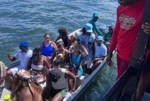 Punta Cana: barco de festa jamaicano com bar aberto e DJ (adultos)