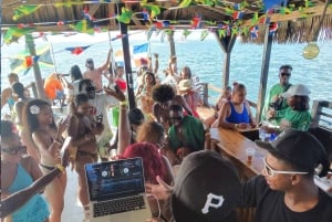 Punta Cana: barco de festa jamaicano com bar aberto e DJ (adultos)
