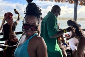 Punta Cana: barco de festa jamaicano com bar aberto e DJ (adultos)