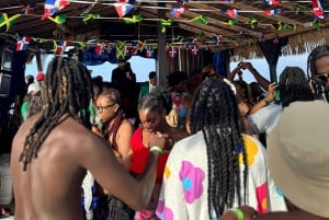 Punta Cana: barco de festa jamaicano com bar aberto e DJ (adultos)