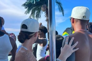 Punta Cana: barco de festa jamaicano com bar aberto e DJ (adultos)